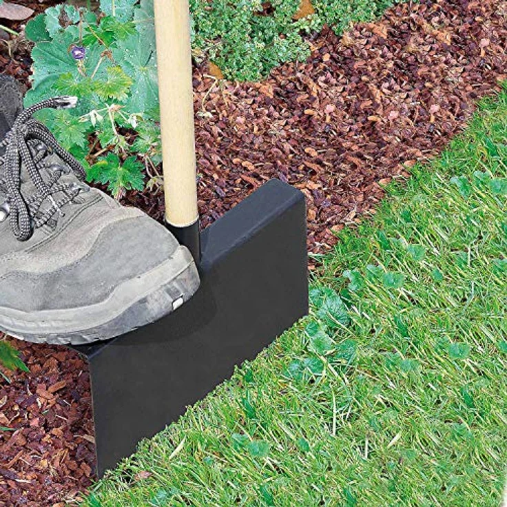 bellissa Rasenkantenstecher 99647, Kantenstecher aus Stahlblech mit Holzstiel, 90° Abkantung, Höhe 118 cm, Schwarz/Natur – Bild 1