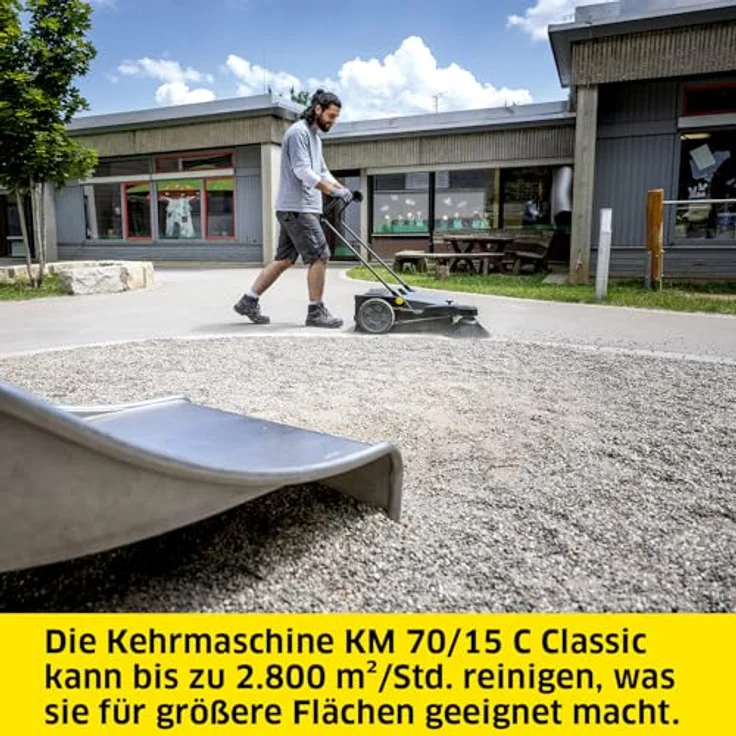 Kärcher Handkehrmaschine KM 70/15 C Classic, kompakte Kehrmaschine für Innen- und Außenbereich mit justierbarem Seitenbesen und ergonomischem Schubbügel – Bild 4