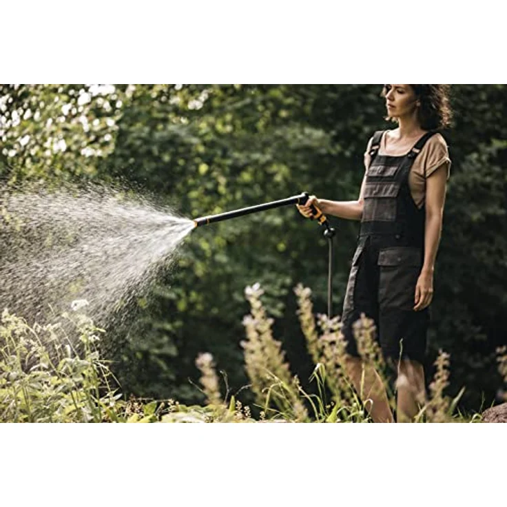 Fiskars Gartenbrause Giessstab mit 2 Funktionen, schwenkbarer SoftGrip-Düsenkopf und Durchflusskontrolle mit Frontreg, ergonomisch und leicht – Bild 3