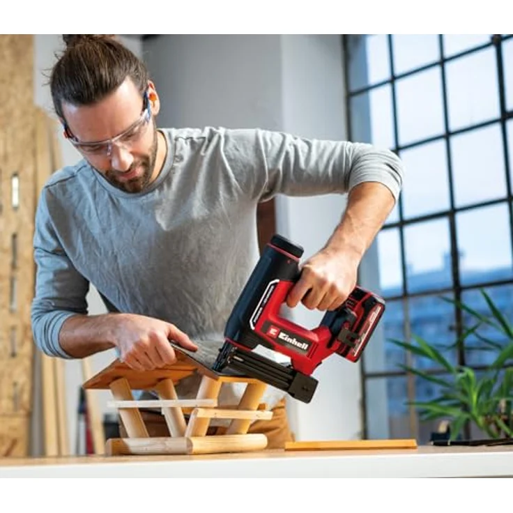 Einhell Akku-Nagler 'TE-CN 18/32 Li - Solo', 2-in-1-Kombigerät für Tacker und Nagler, bis zu 20 Einschläge pro Minute, ohne Akku – Bild 4
