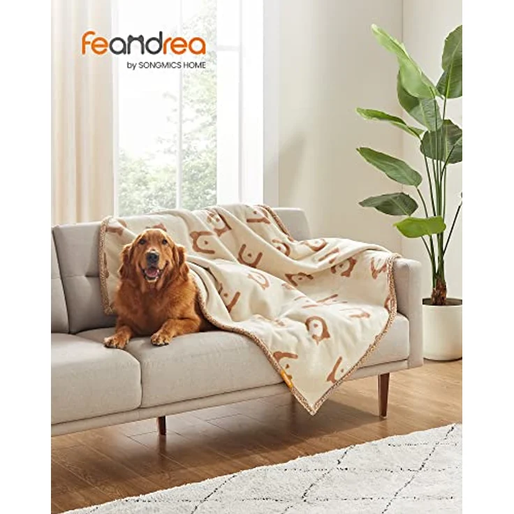 Feandrea wasserdichte Hundedecke, Sherpa Fleece Haustier Decke für mittelgroße und große Hunde, Katzen, 152 x 127 cm, XL, maschinenwaschbar, beidseitiger Sofabezug-Schutz, beige – Bild 2