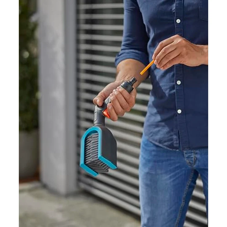 Gardena Cleansystem Jalousienbürste, vielseitiger Reiniger für C- und Z-Lamellen bis 8 cm Breite, UV- und frostbeständig – Bild 4