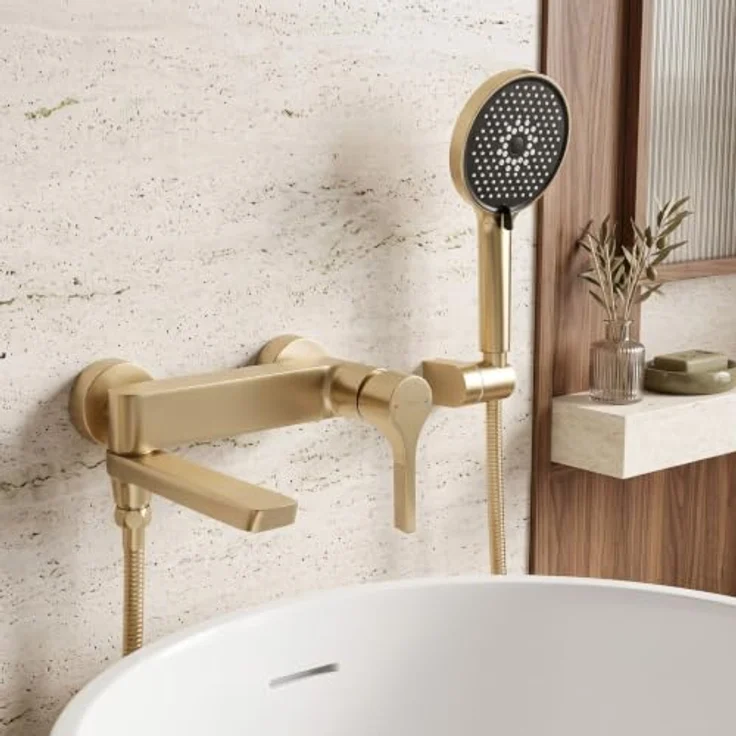 wohnwerk.idee Wannenarmatur Maxim Gold matt, Wandmontage mit klappbarem Auslauf und ABS-Handbrause – Bild 7