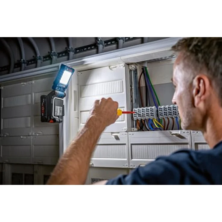 Bosch Arbeitsleuchte GLI Professional LED, für 18V Akkus und Magnet, 800 Lumen – Bild 6