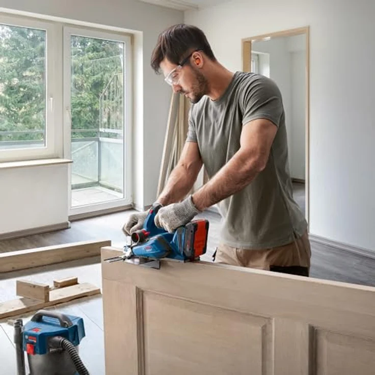 Bosch Professional 18V System Akku Hobel GHO 18V-26 (bürstenloser Motor, inkl. Staubbeutel, Parallelanschlag, 1x Wood Razor Wendemesser) – Bild 4