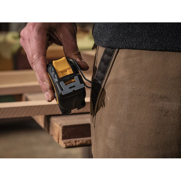 STABILA Taschenbandmaß BM 300, 5 m, Maßband mit doppelseitiger metrischer Skala, bruchsicheres PC/ABS-Gehäuse, SPIKES-Haken, Stahlband mit NYLON-WRAP-Ummantelung, Gürtel-Clip, MID-Genauigkeit – Bild 8