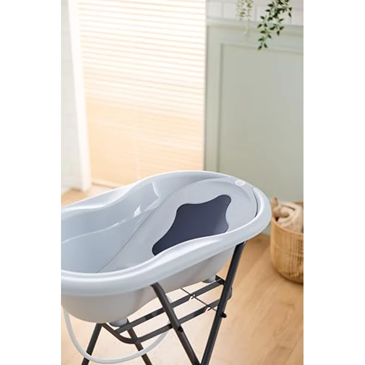 Rotho Babydesign Babybadewanne TOP, ergonomisch mit Antirutschmatte und integriertem Ablaufstopfen, recycelter Kunststoff – Bild 9