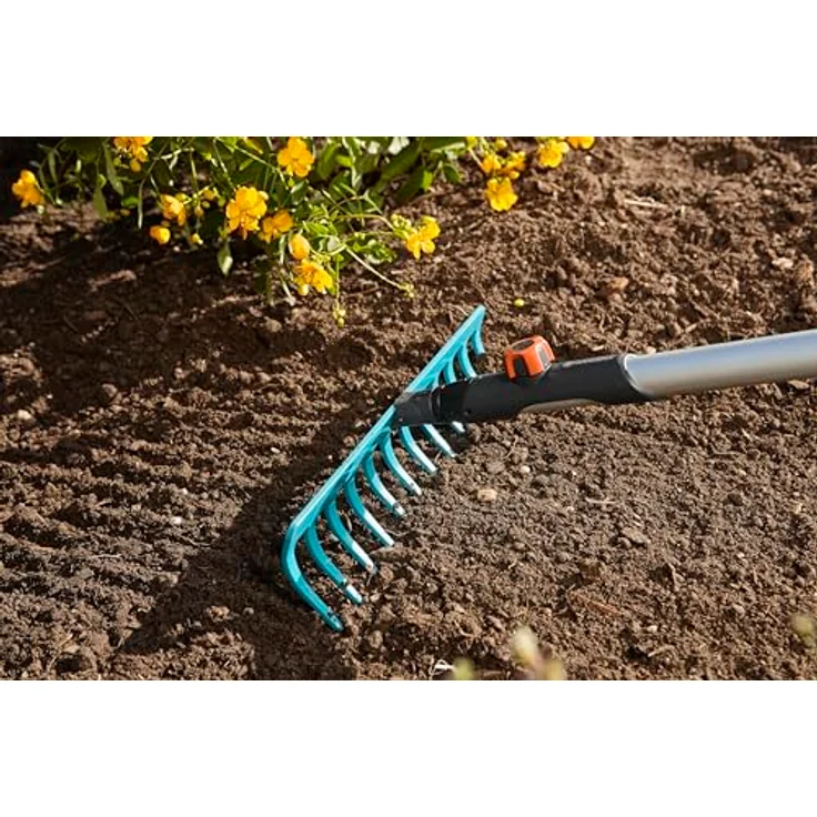 GARDENA combisystem-Rechen: Praktische Harke mit 12 Zinken, ideales Gartenzubehör zum Rechen, Unkrautentfernen und zur Bodenbearbeitung, Arbeitsbreite 30 cm, passend zu allen cs-Stielen (3177-20) – Bild 3