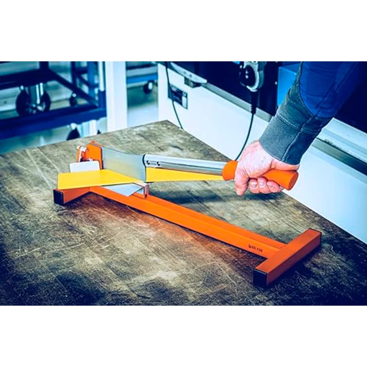 FORMAT Hebelschneider 50.130, Robustes Schneidwerkzeug mit CNC-geschliffener Klinge aus Sonderstahl, pulverbeschichtet, ergonomischer Griff, für staubfreies Schneiden von Holz und Kunststoff – Bild 2