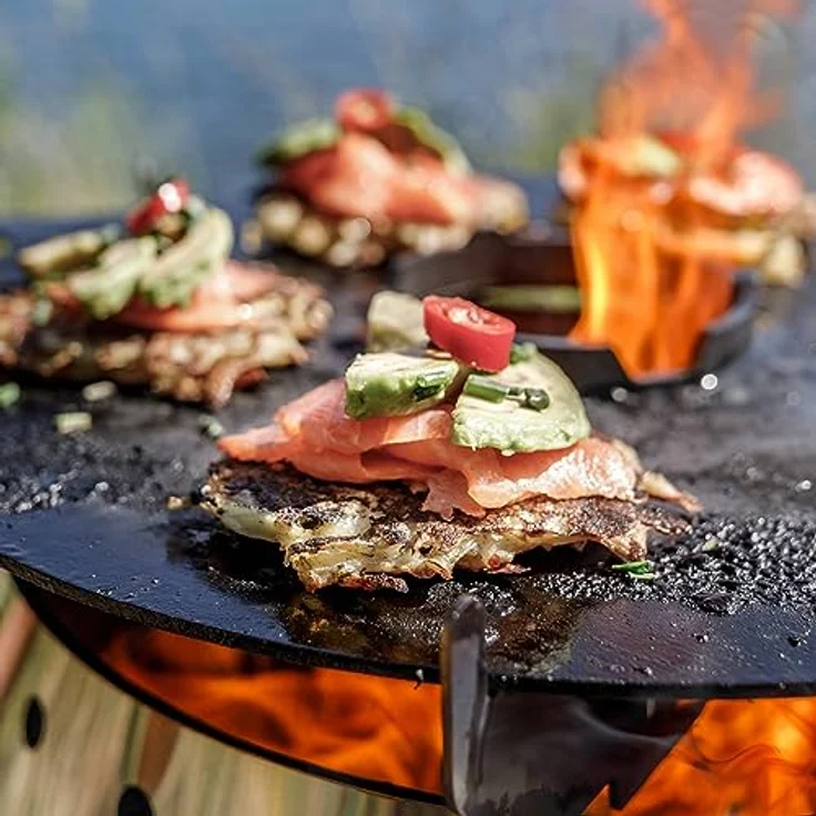 Petromax Atago Grillplatte, Plancha-Platte aus geöltem Stahl mit Antihafteffekt und steckbarem Trägergestell – Bild 6