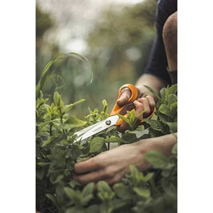 Fiskars Universalschere, Länge 24 cm, Rostfreie Stahl-Klinge-Kunststoff-Griffe, Orange, Classic, S94, 1001538 mittelgroß – Bild 5