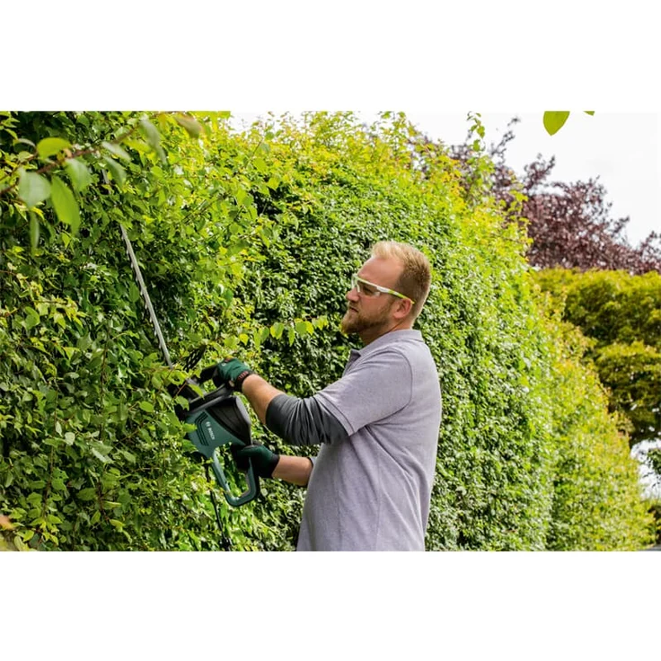 Bosch Home and Garden Heckenschere AdvancedHedgecut 65 500 Watt, Messerlänge 65cm, für große Hecken, Messerabstand 34mm, im Karton – Bild 7