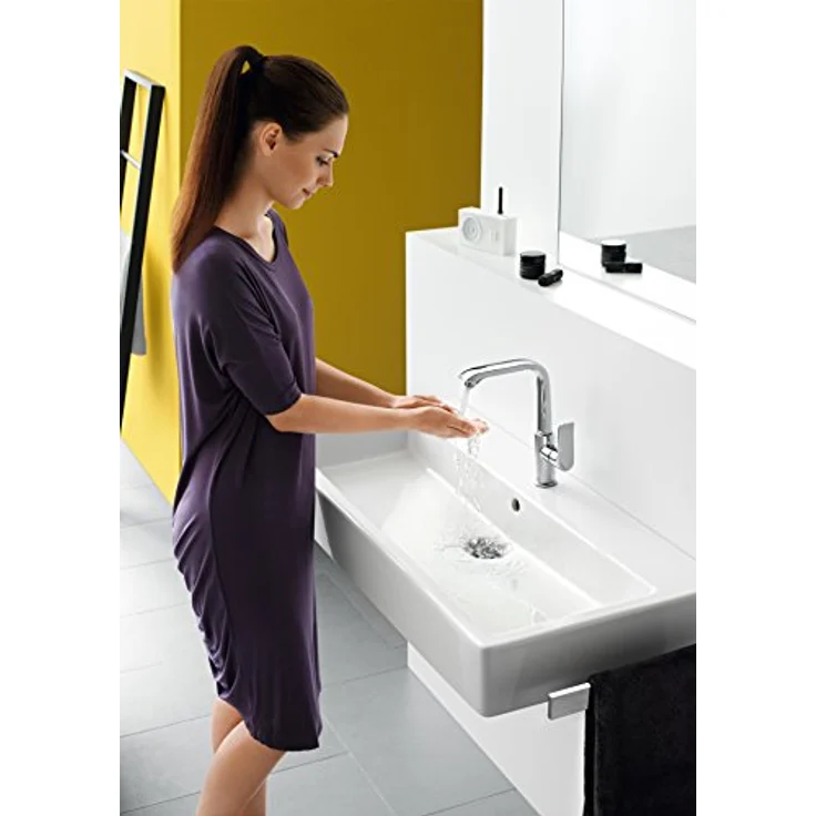 hansgrohe Metris 230, Spültischarmatur in Chrom mit schwenkbarem Auslauf, Temperaturbegrenzung und QuickClean – Bild 2