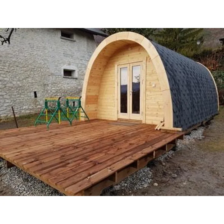 AEA Holzhütte Mobilheim, beige Camping Haus mit Doppelflügeltür und Gewölbedach