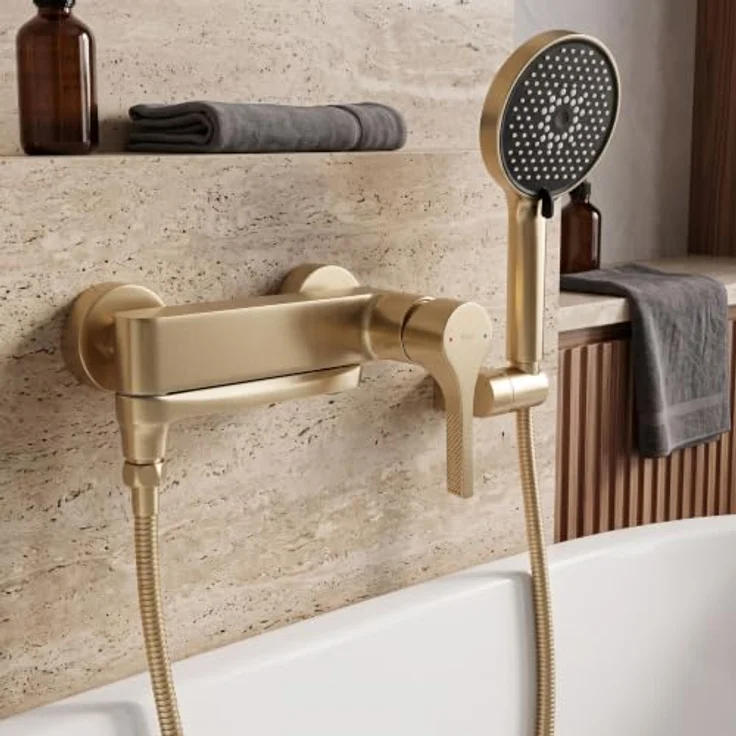 wohnwerk.idee Wannenarmatur Maxim Gold matt, Wandmontage mit klappbarem Auslauf und ABS-Handbrause – Bild 6