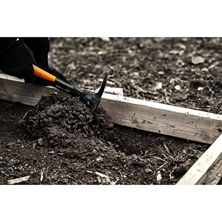 Fiskars Pro Kreuzhacke IsoCore S für grobe Arbeiten auf harten, steinigen Böden, Länge: 36 cm, Gewicht: 1,2 kg, Schwarz/Orange, 1062937 – Bild 2