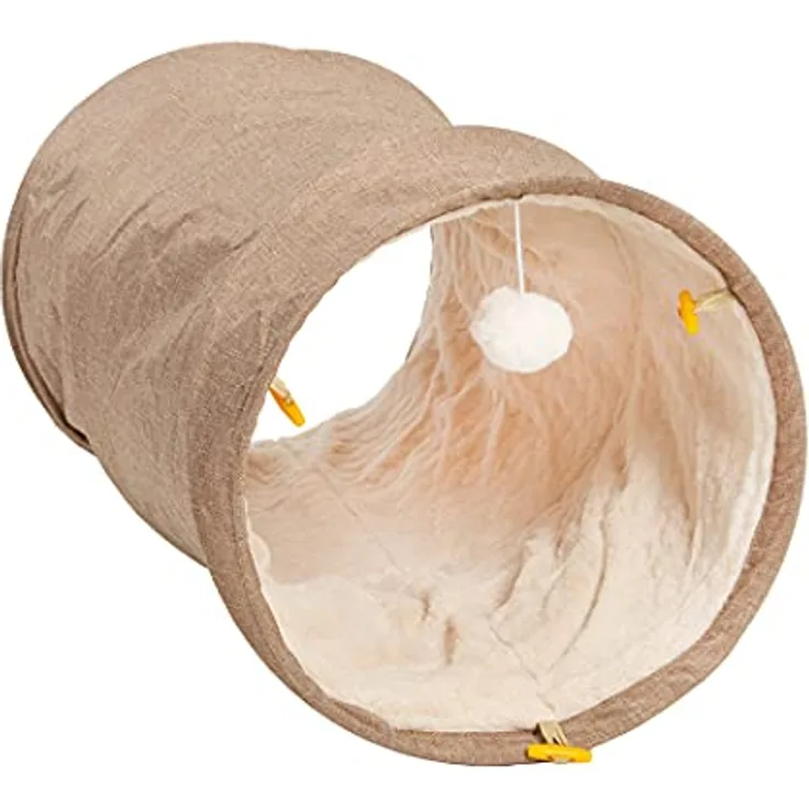 CanadianCat Company | Spieltunnel für Katzen mit Kuschelfell | beige | ca. 35 x 70 cm - Variable Form, integriertes Katzenspielzeug