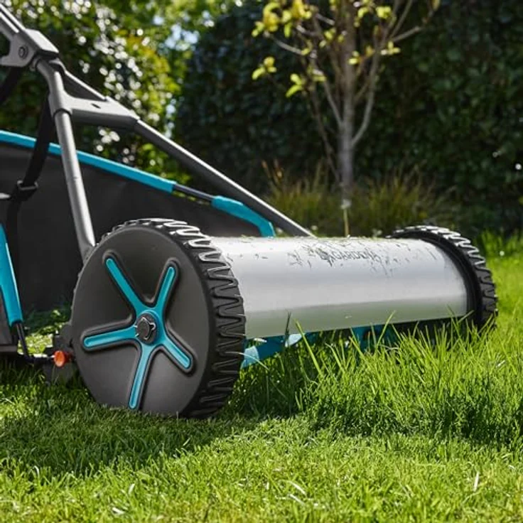 Gardena Spindelmäher Plus 400, Hand-Rasenmäher mit Fangkorb und präzisen Messern für perfekten englischen Rasenlook, geeignet für Rasenflächen bis 250 m² – Bild 2
