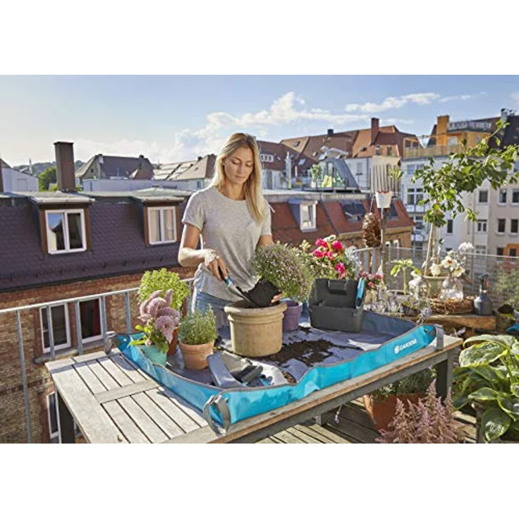 Gardena City Gardening Pflanzmatte M: Arbeitsunterlage für Pflanzarbeiten/Umtopfarbeiten, wasserabweisendes Textilgewebe, 100 x 120 cm (506-20) – Bild 4