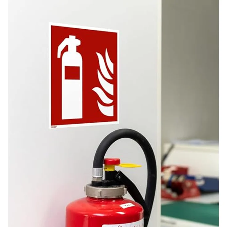 Marahrens Feuerlöscher Schild 150 x 150 mm, Aluminium langnachleuchtend, Brandschutzzeichen F001, DIN 67510, für Innen- und Außeneinsatz – Bild 4