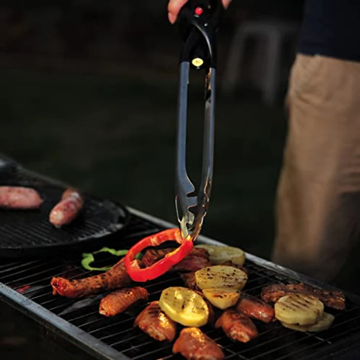 TROIKA BBQ + Light Grillzange mit herausnehmbarer Taschenlampe, warmweißes LED-Licht, lebensmittelecht (LFGB geprüfte) Zange, hitzebeständiger Kunststoffgriff, inkl. AA-Batterie – Bild 4
