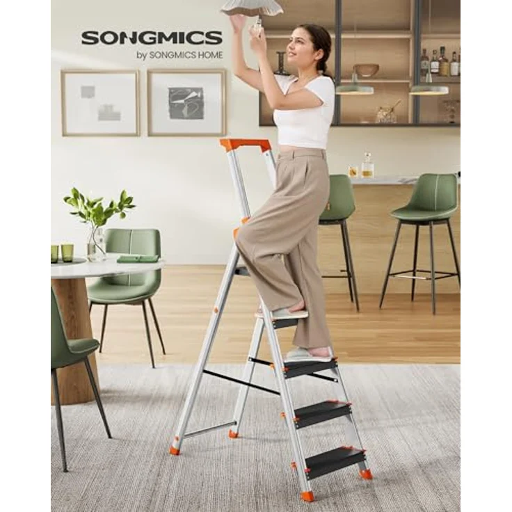 SONGMICS Leiter mit 5 Stufen, Aluleiter, 12 cm breite Stufen mit Riffelung, Anti-Rutsch-Füße, mit Handlauf, Werkzeugschale, bis 150 kg belastbar, schwarz-orange – Bild 2
