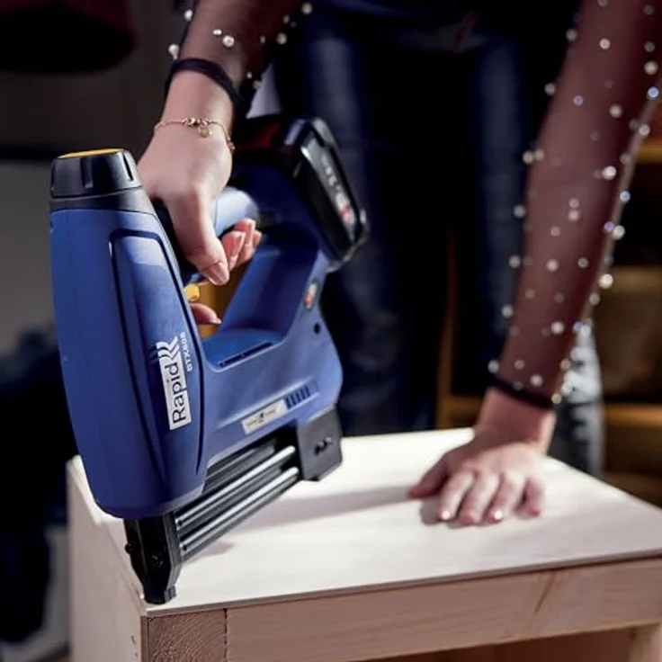 Rapid Akku-Tacker BTX606 18 V, leistungsstarker Tacker für Klammern und Nägel mit einstellbarer Schlagkraft, inkl. 120 Klammern – Bild 5
