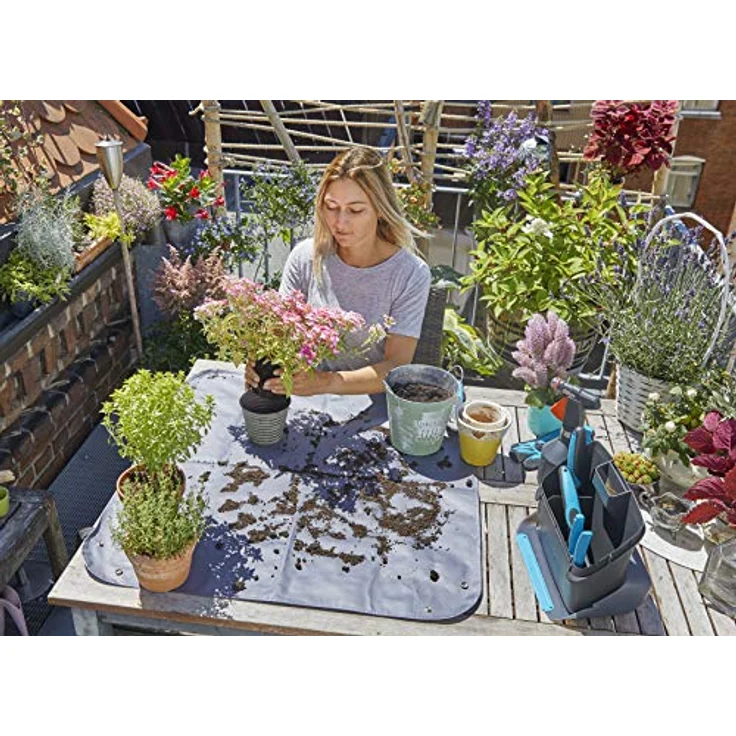 Gardena City Gardening Pflanzmatte S: Arbeitsunterlage für Pflanzarbeiten/Umtopfarbeiten, wasserabweisendes Textilgewebe, 80 x 80 cm (505-20) – Bild 4