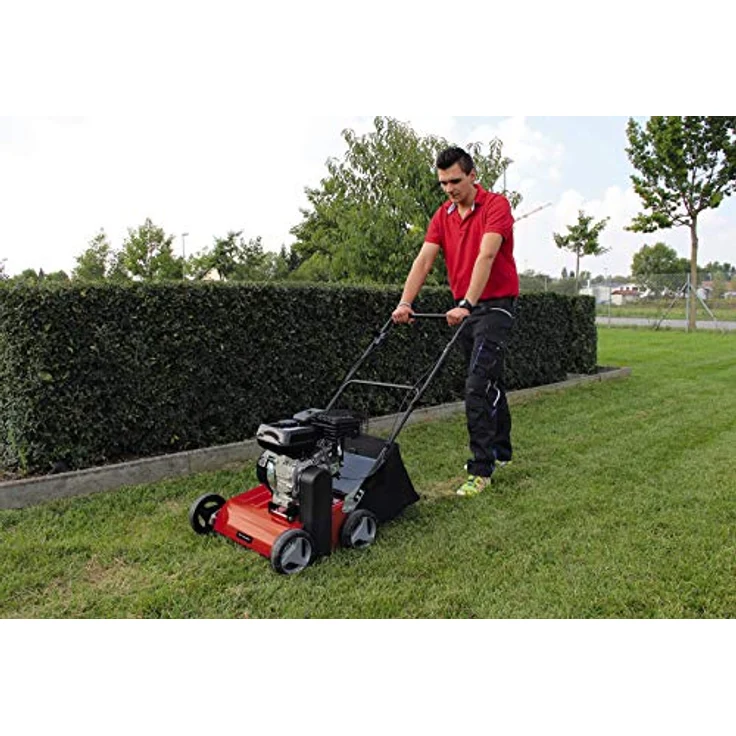 Einhell Benzin-Vertikutierer GC-SC 4240 P (bis 1.200 m², 4.2 kW, 4-Takt-Motor, kugelgelagerte Messerwalze mit 18 Stahlmessern, 8-stufige zentrale Arbeitstiefeneinstellung) – Bild 2