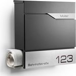NewHabitat Moderner Briefkasten Personalisierbar Manhattan Anthrazit RAL7016 mit Zeitungsfach, Edelstahl Namensschild und Hausnummer Gravur - Rostfrei und UV-beständig