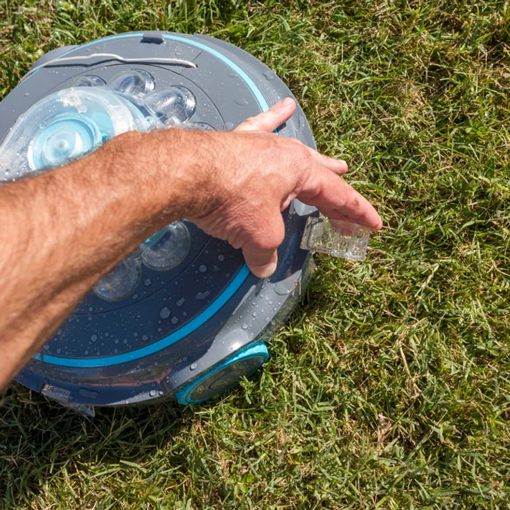 Gre Akku Reinigungsroboter, 4 l Fangkorb 300 min Laufzeit Kartuschenfilter 18,5 cm Höhe Kunststoff 4,7 m³/h Absaugleistung, für Pools bis 50 m² kabellos – Bild 4