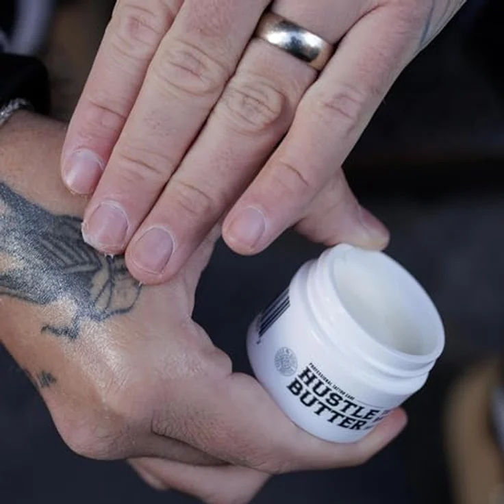 BodySupply Tattoo Hustle Butter Deluxe Original, 150 ml Balsam aus Sheabutter und Kokosöl, vegan und hypoallergen – Bild 3