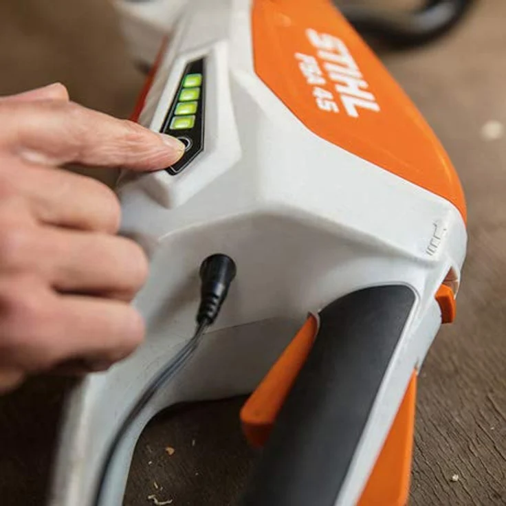 Stihl FSA 45 Akku-Rasentrimmer mit integriertem Akku und Ladekabel, 25 cm Schnittbreite, schwenkbarer Schneidkopf – Bild 4