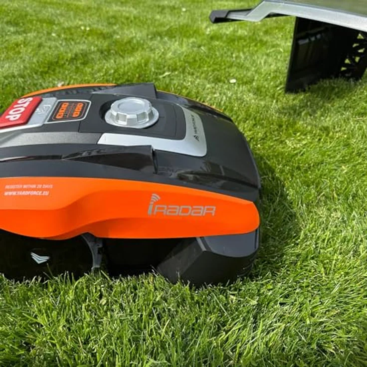 Yardforce Rasenmähroboter Compact 300RBS, für Rasenflächen bis 300 m², 5-stufige Schnitthöhenverstellung, Bluetooth-Steuerung, mulcht und schützt in Mähroboter-Garage orange-schwarz – Bild 5