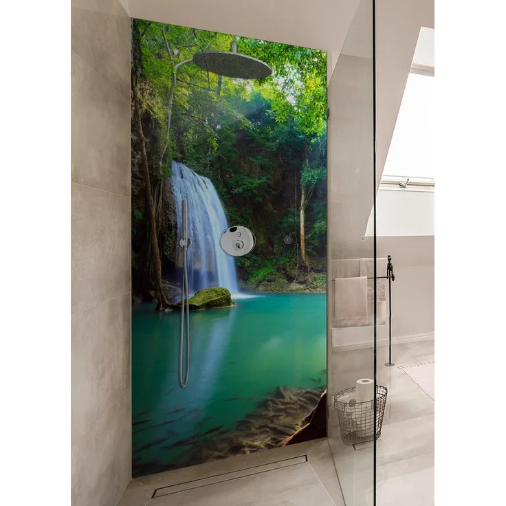 Wallario Duschrückwand Wasserfall im Wald am See Idylle in Thailand, (1-tlg) - Hochwertige selbstklebende Duschrückwand mit Echtglasoptik - Preisvergleich