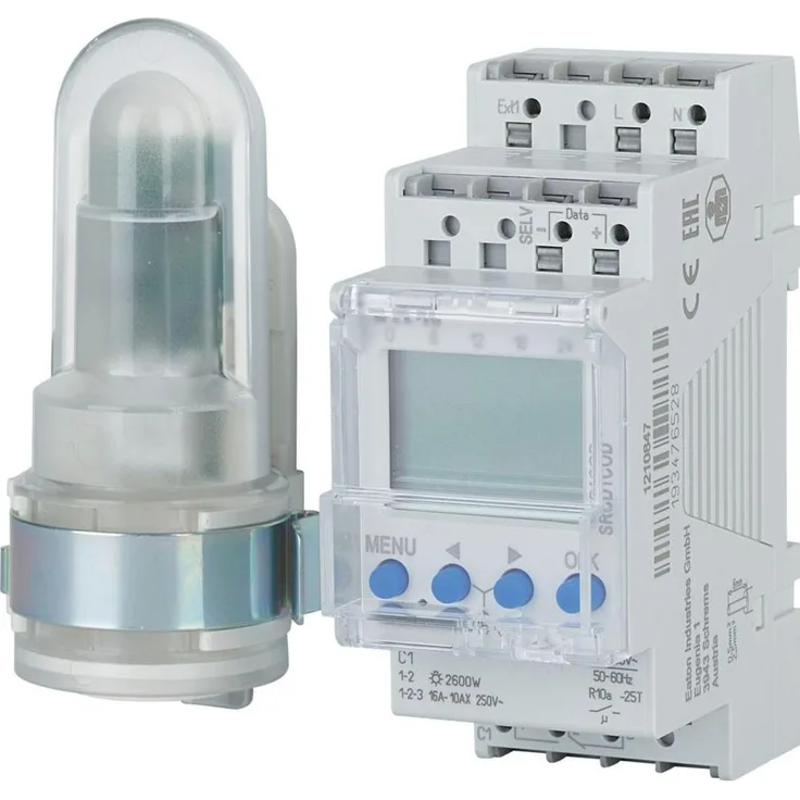 Eaton 196847, Digitaler Dämmerungsschalter mit integrierter Wochen-Zeitschaltuhr und externem Lichtsensor, IP55, einfache Hutschienenmontage