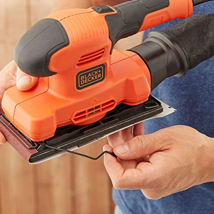 Black+Decker BEW210 Schwingschleifer (150W, Schleifplatten 90 x 187 mm, mit integrierter Staubabsaugung, zum Schleifen-Polieren von großen Flächen, inkl. 1 Schleifpapier K100) – Bild 3