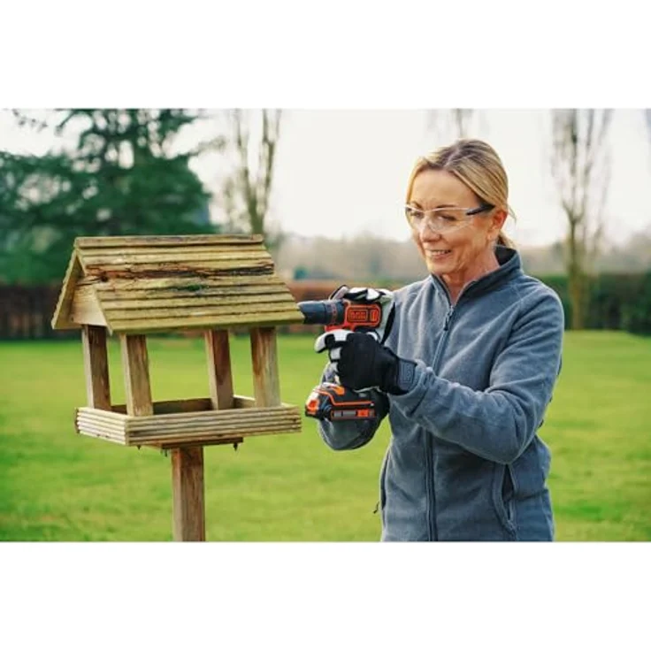 Black+Decker Akku-Bohrschrauber (18V, Li-Ion Schiebe-Akku, 1 Doppelbit, 400 mA Ladegerät im Koffer, LED-Arbeitsleuchte, Planetengetriebe, Softgriff) BDCDC18K – Bild 3