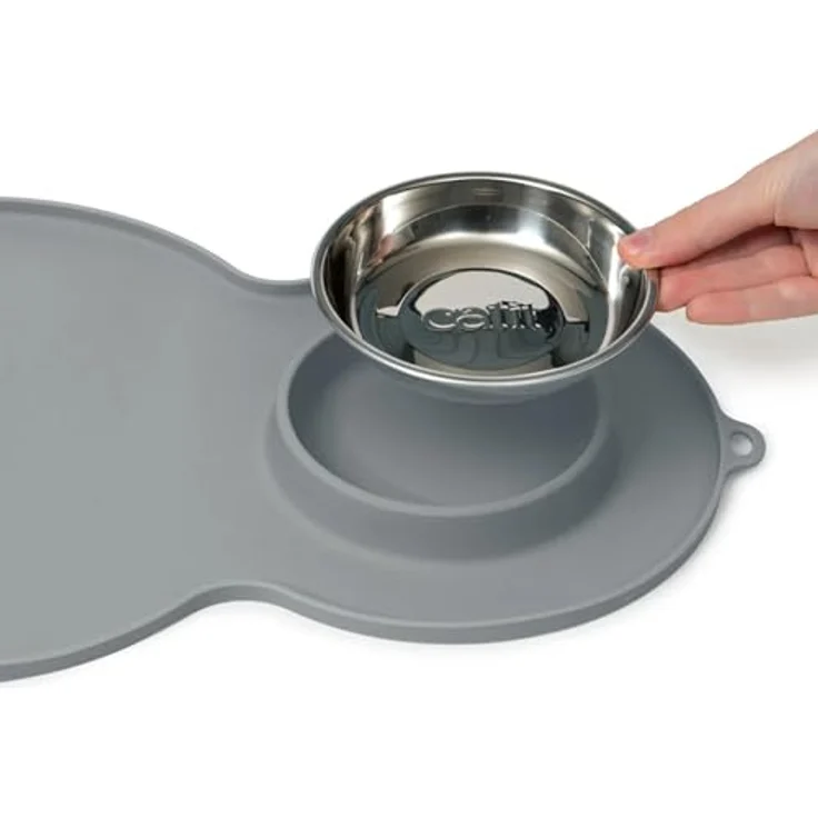 Catit Napfunterlage Silikonmatte Erdnuss grau, weiche Unterlegmatte mit Rand, schnurrhaarfreundlich und integrierter Schlaufe, 46 x 29 cm – Bild 5
