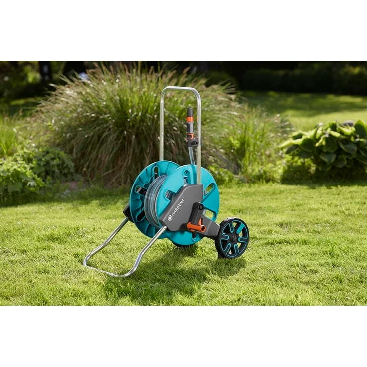 GARDENA Schlauchwagen CleverRoll M Set: Schlauchwagen mit 20 m 13 mm Classic-Schlauch und Spritze und Clipbefestigung zur Aufbewahrung, Nachtropfstopp, Kurbelseite frei wählbar (18513-20) – Bild 12