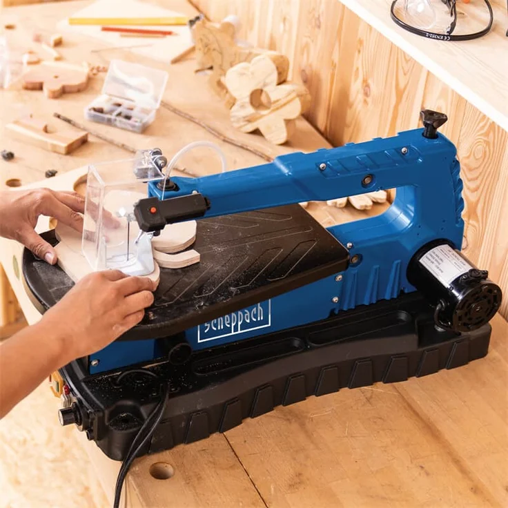 Scheppach Dekupiersäge DECO SWITCH 230-240V 50Hz 70W | Schnitthöhe/-tiefe: 50 / 405 mm inkl. Variabler Drehzahl | LED Leuchte + Fußpedal – Bild 2