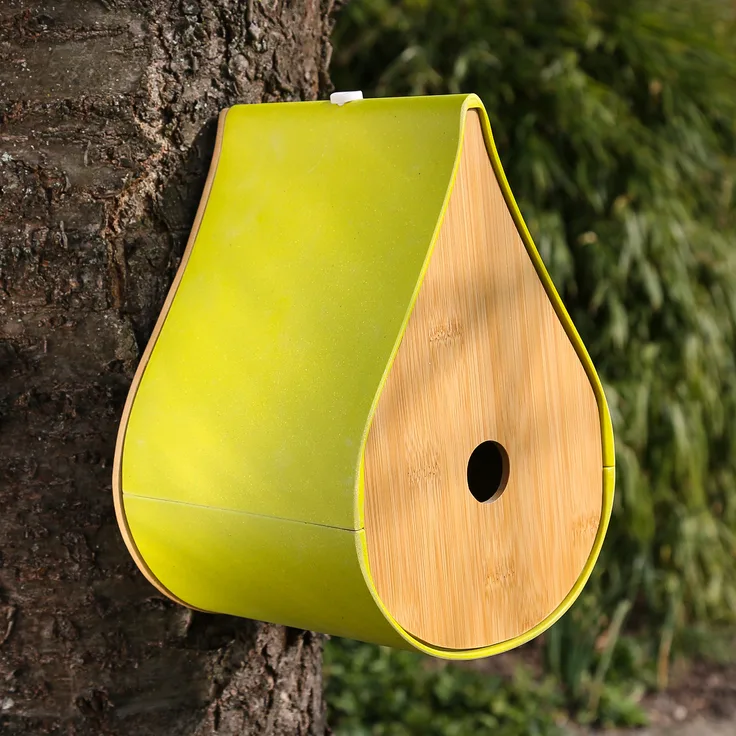 GAUMENKICK Vogelhaus - Nistkasten - Bambus - mit Aufhänger - H: 27,5cm - L: 18,5cm - grün