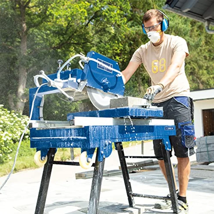 Scheppach HSM3500 Steintrennmaschine Fliesenschneider | inkl. Fahrvorrichtung & Diamanttrennscheibe | 700mm Schnittlänge | 110mm Schnitthöhe | inkl. Wasserpumpe & Winkelanschlag | Sägekopf 0°- +45° – Bild 3