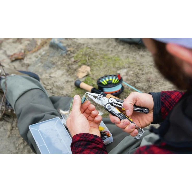 LEATHERMAN - Signal mit Feuerstein Klingenschärfer und Signalpfeife Multi-Tool für den Outdoor-Einsa – Bild 3