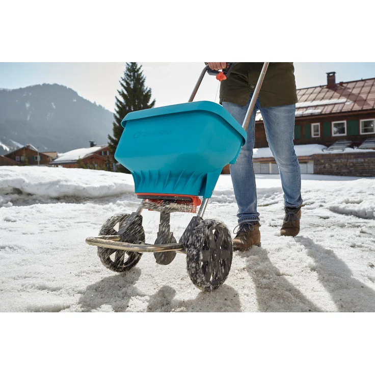 GARDENA Streuwagen XL: Universalstreuer zum Ausbringen von Dünger, Samen und Streusalz, 1.5 - 6 m Streubreite, für ca. 800 m² Rasenfläche, 18 l Fassungsvermögen, mit Verschlussschieber (436-20) – Bild 5