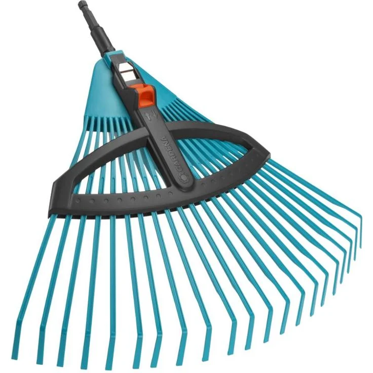 GARDENA combisystem-Kunststoff-Verstellbesen: Laubbesen mit verstellbaren elastischen Kunststoffzinken, Arbeitsbreite 35 bis 52 cm, wackelfreies Arbeiten (3099-20) – Bild 1