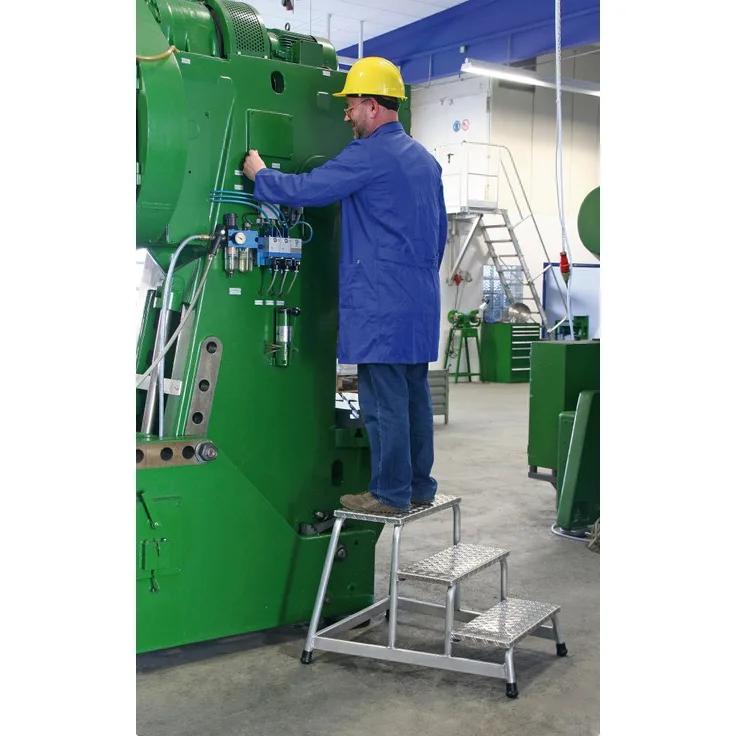 Aluminium Treppe Arbeitshöhe (max.): 2.2 m Günzburger Steigtechnik 50031 Silber 2.5 kg Silber