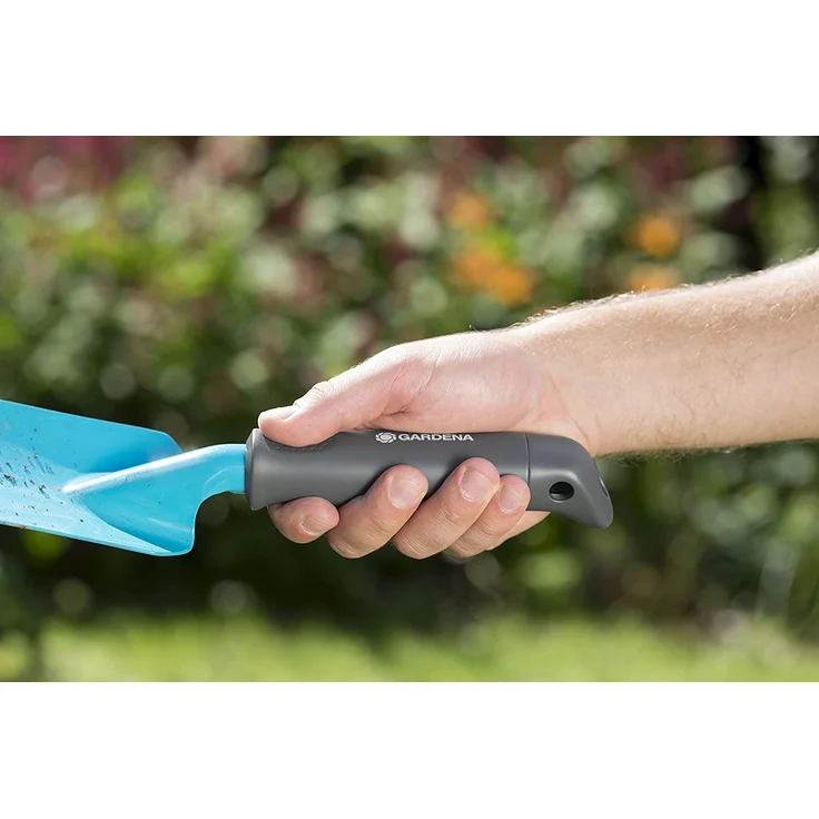 GARDENA Classic Pflanzkelle: Handliche Schaufel für kleinere Pflanzarbeiten, aus Qualitätsstahl, korrosionsgeschützt, rutschfester und ergonomischer Griff, Arbeitsbreite 6 cm (8951-20) – Bild 4