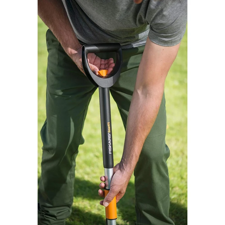 Fiskars Teleskop-Unkrautstecher, Länge 1 - 1,19 m, Rostfreie Stahl-Arme-Kunststoffgriff, Schwarz-Orange, Smart-Fit, 1020125 – Bild 6