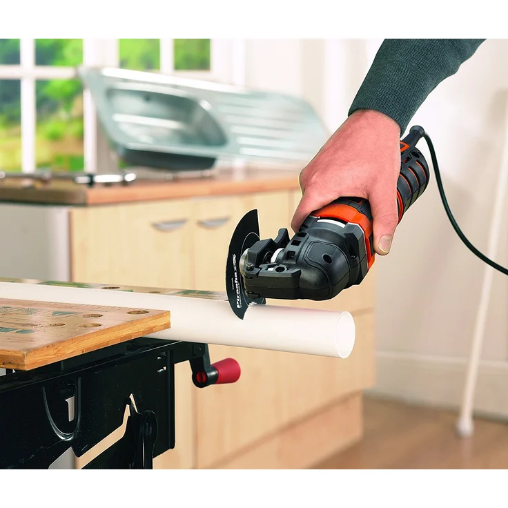 Black und Decker MT300SA2 Multifunktionswerkzeug 300W, mit Super-Lok Schnellspann-System, zum Sägen, Schleifen und Spachteln, ergonomisches Griffdesign, Staubabsaugung, 12-teiliges Zubehörset – Bild 2
